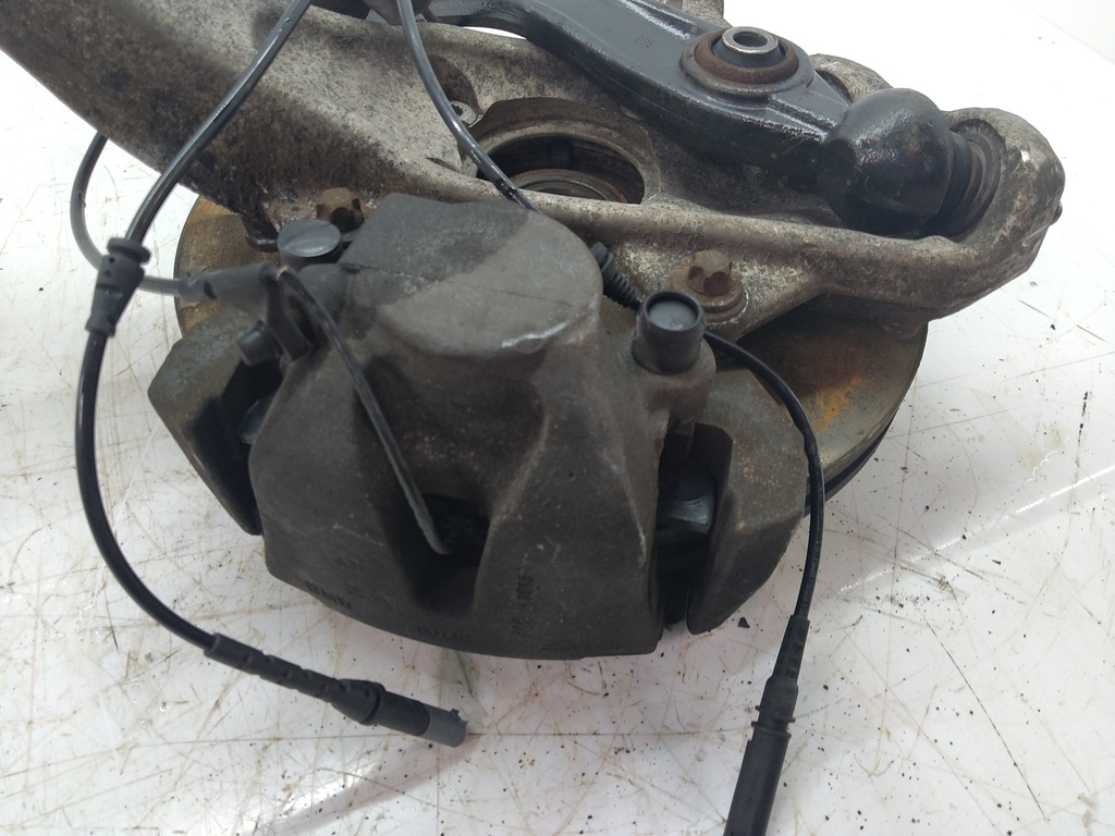 [MTD-526199] Buje de rueda delantero derecho BMW X5 E70