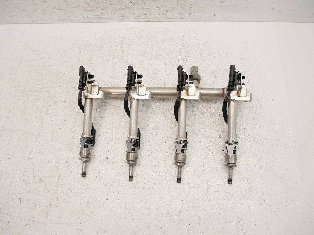 [MTD-466334] Riel inyectores Volvo V40 1.5 T3 gasolina B4154T2 31478555 31432774