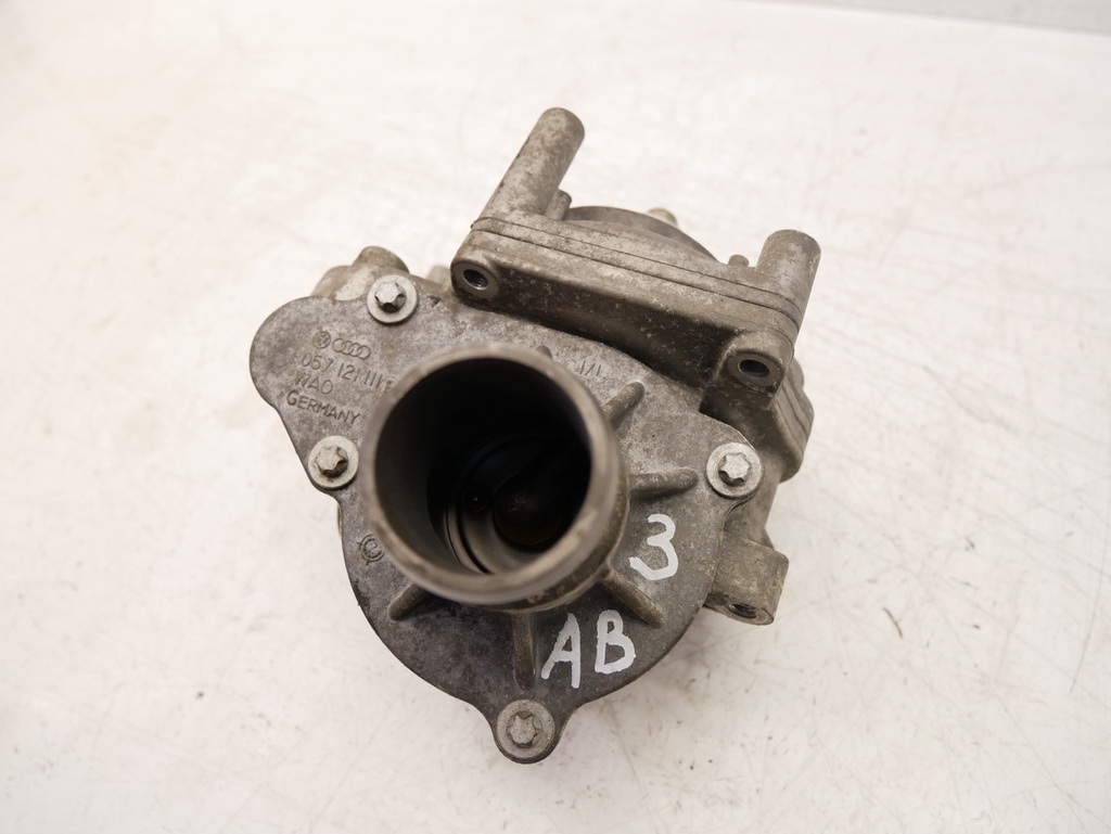 [MTD-468833] Carcasa del termostato Audi A8 D3 4.0 TDI quattro ASE 057121111B