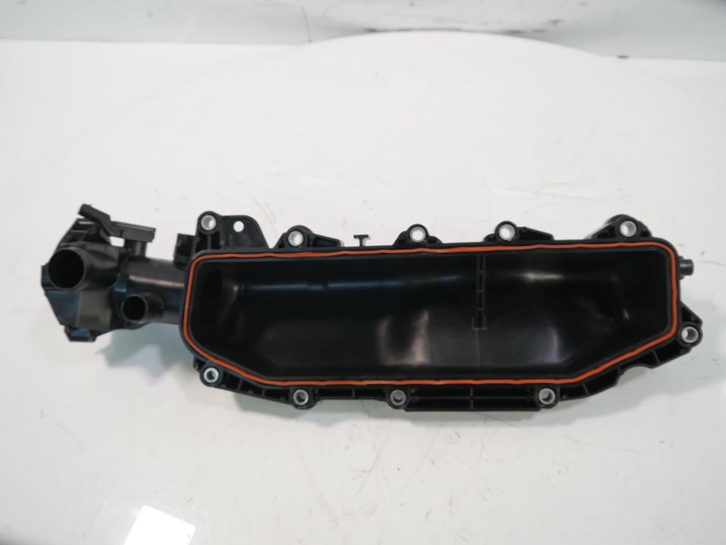[MTD-470243] Colector de admisión Porsche Panamera 976 2.9 CSZD 06M133268AE