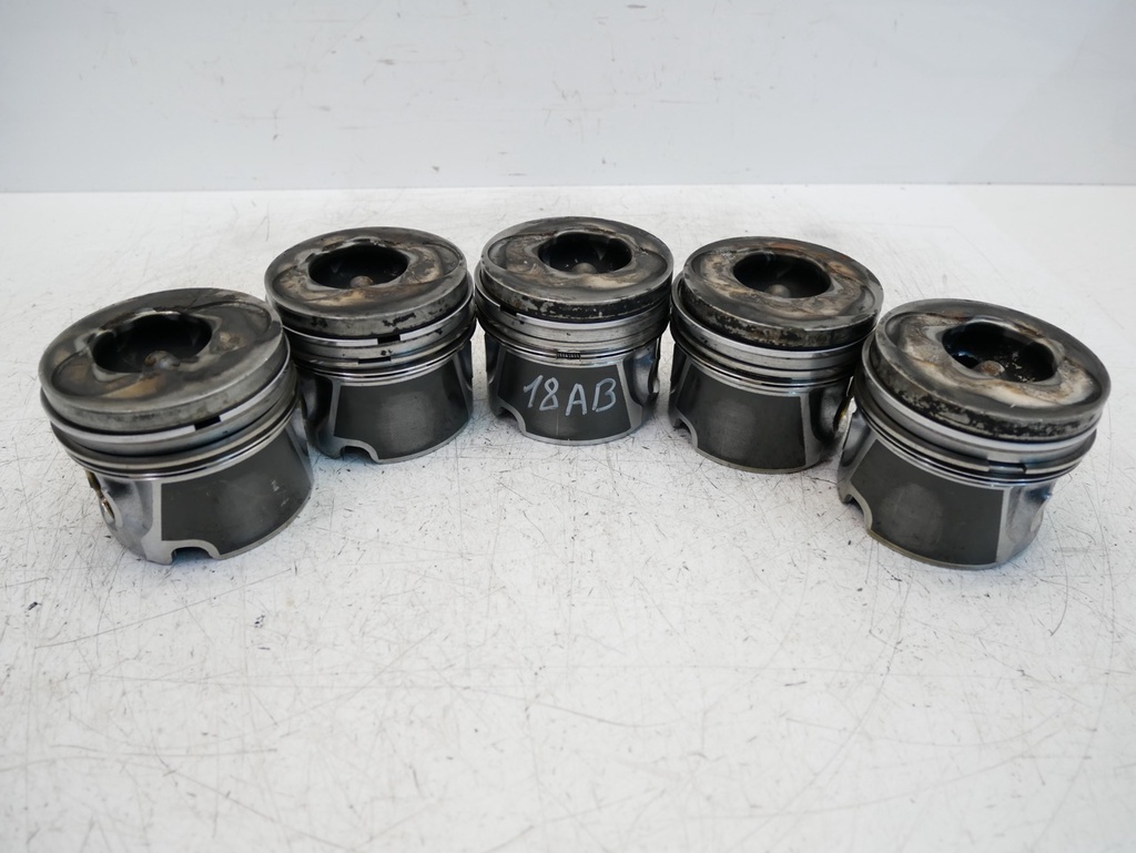 [MTD-492824] Juego de 5 pistones para Volvo S70 S80 V70 2.5 TDI D5252T 81L51