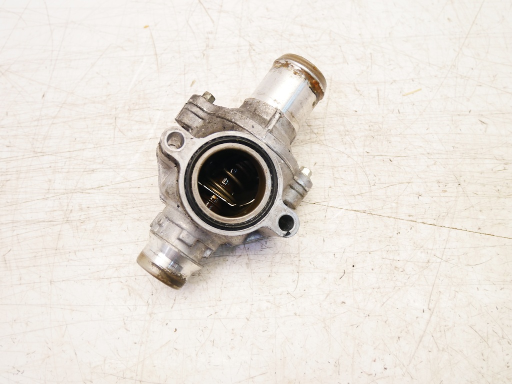 Caja de termostato Ford Mustang Coupe 5.0 V8 MF8F BR3E-8A587-MC