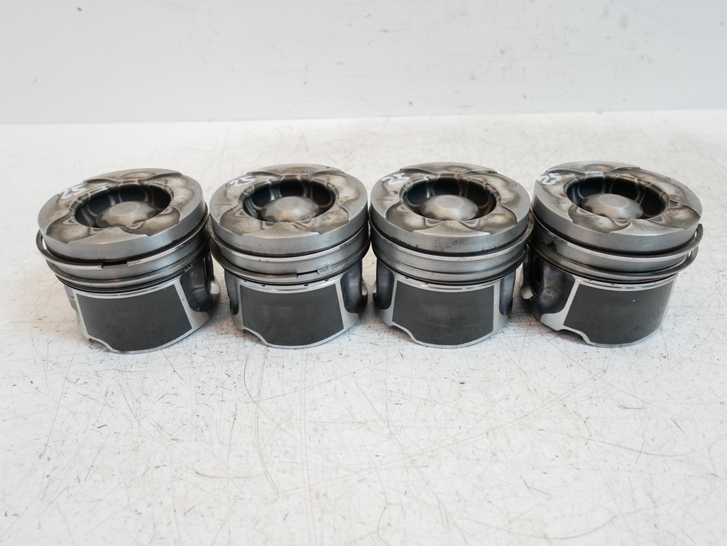 [MTD-509875] 4x pistones para Toyota Avensis T27 2.0 D-4D 1AD-FTV 1AD