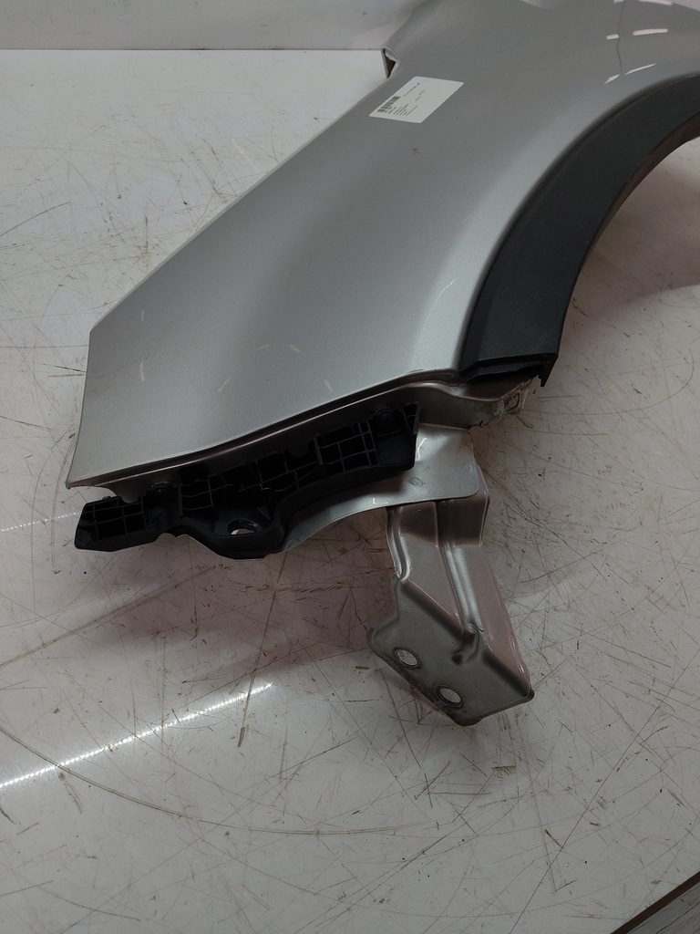[MTD-512124] Aleta lateral izquierda Kia Sorento II XM 2.2 D4HB 66311-2P021