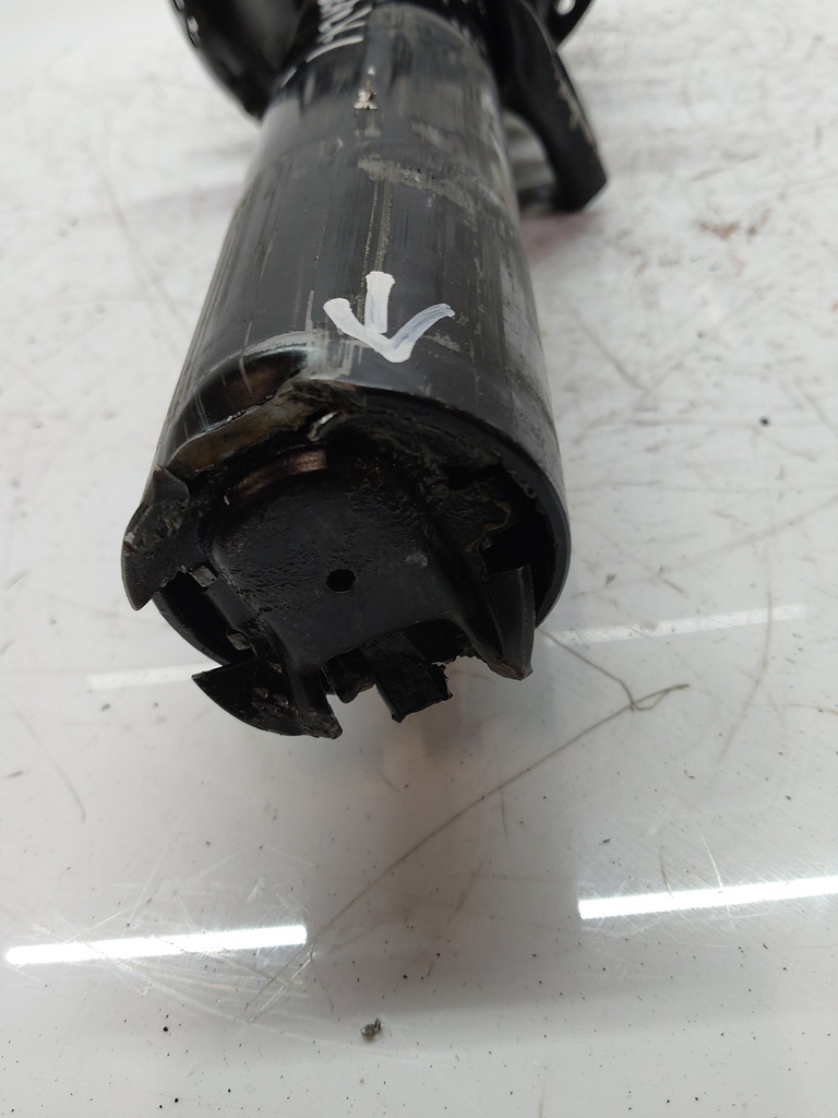 [MTD-514373] Puntal de suspensión derecho Audi A3 S3 8VS 2.0 DJHA DJH 8V0413029P