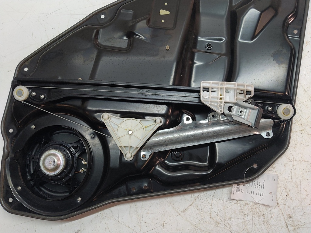 [MTD-515498] Motor del elevalunas Mercedes Clase M ML 300 642.820 OM642 A2518200208 (2011)