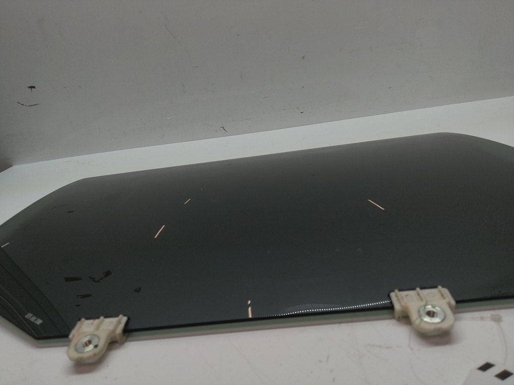 [MTD-515946] Ventana Mitsubishi L200 2.4 Diésel 4N15 5736A836