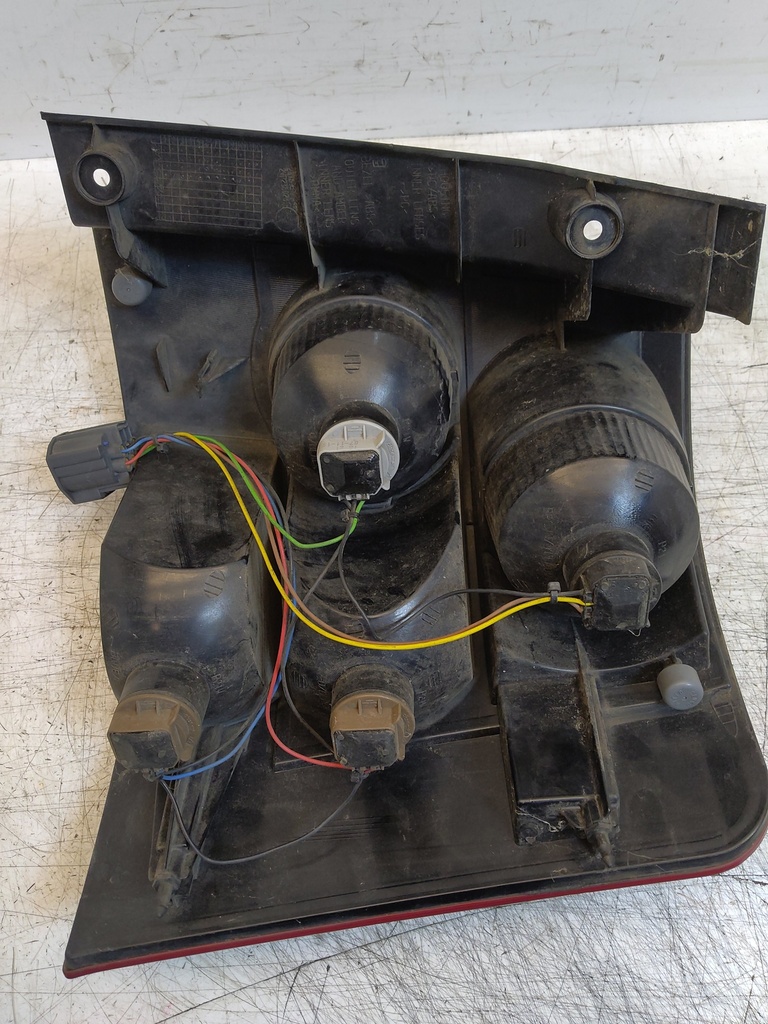 [MTD-523983] Piloto trasero izquierdo Land Rover Range Rover Sport I L320 2008