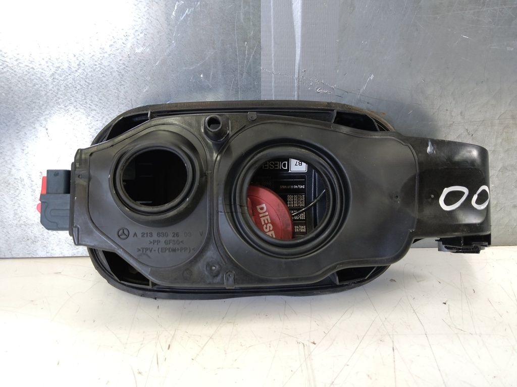 [MTD-531020] Tapa del depósito Mercedes Clase E W213 2019 OM654.920 2,0 CDI E 220 d