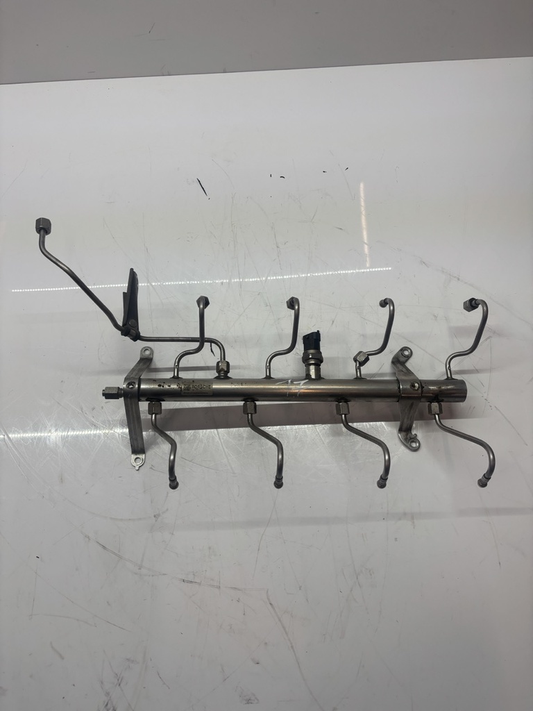 [MTD-495223] Riel inyector Porsche Cayenne 4.8 V8 gasolina M48.51 94811011552