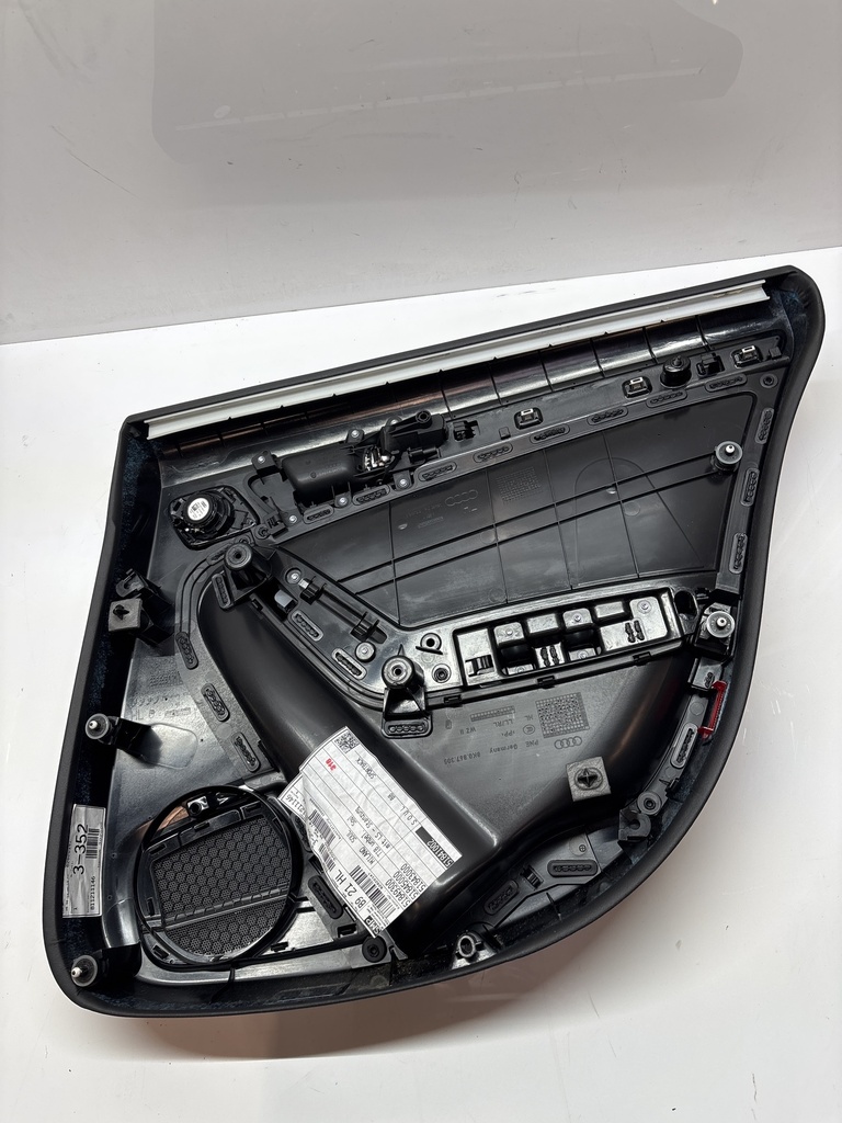 [MTD-498782] Panel de puerta trasera izquierda Audi A5 8TA 2.0 TDI Diesel CNH CNHA 8K0867305