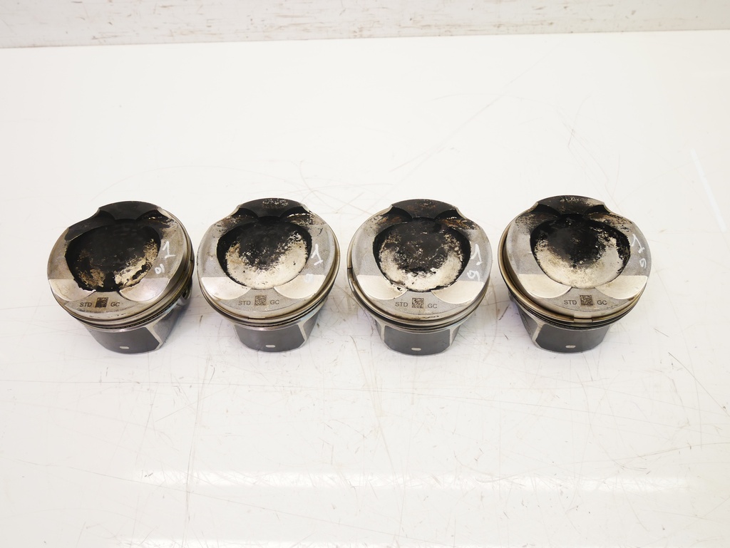 [MTD-402504] 4x Pistones Land Rover Range 2.0 P400e Hybrid PT204