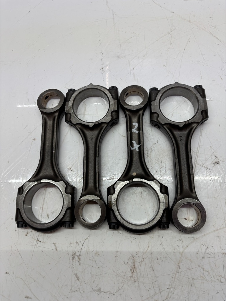 [MTD-502408] Juego de 4 bielas para Toyota Avensis 2.0 D-4D 1AD-FTV