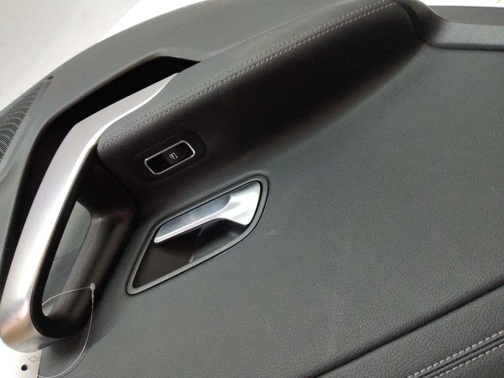 [MTD-505977] Panel de puerta trasera izquierda Mercedes Clase A W177 A35 AMG A1777303500