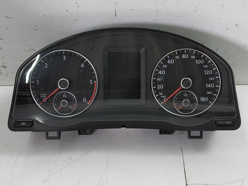 [MTD-525402] Cuadro de instrumentos con velocímetro VW Scirocco III 2009 2.0 TDI 1K8920971A