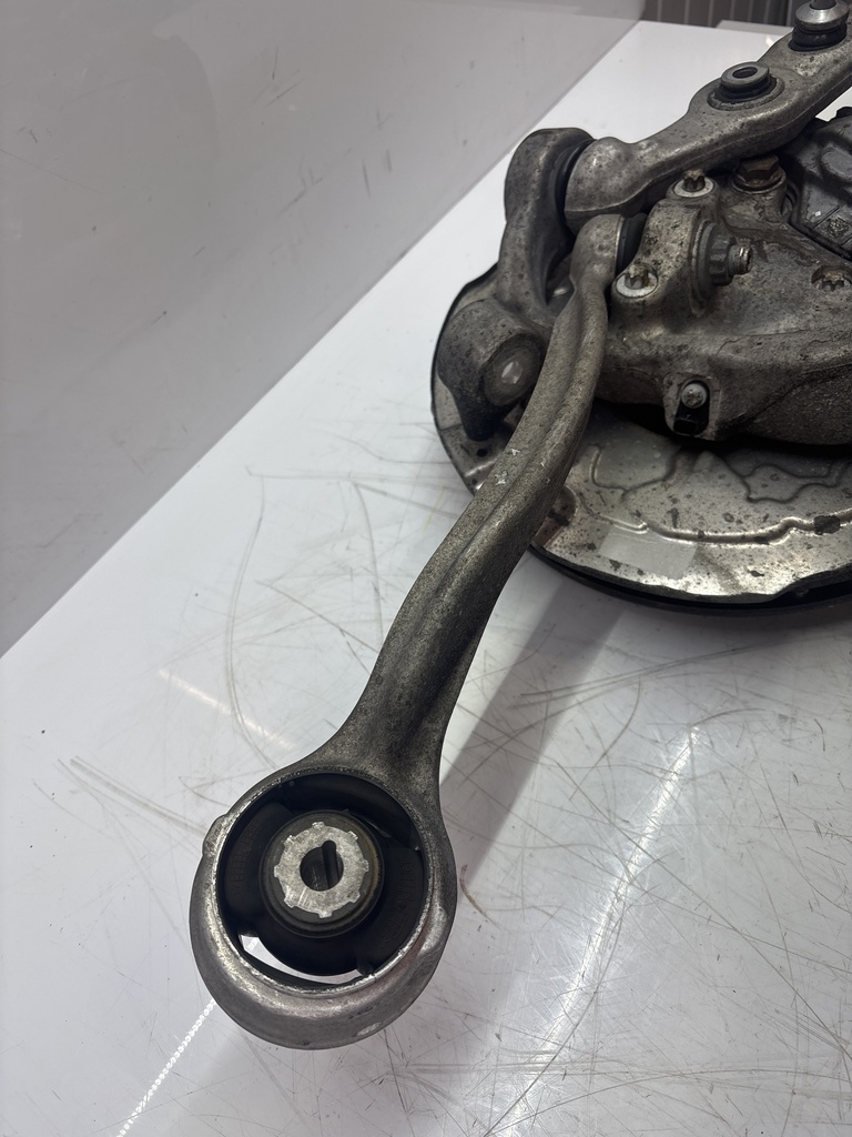 [MTD-500463] Manguito de dirección delantero izquierdo Mercedes Clase E W213 2.0 OM654.920 A2133324700