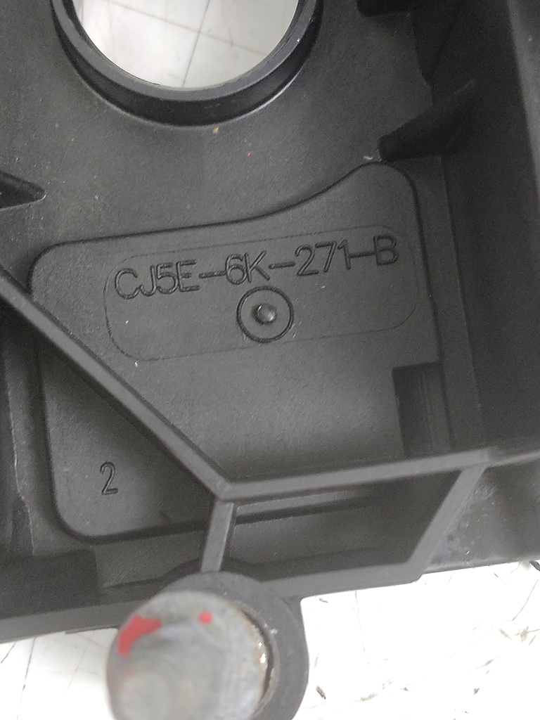 [MTD-525976] Tapa de balancines Ford Focus R9DA