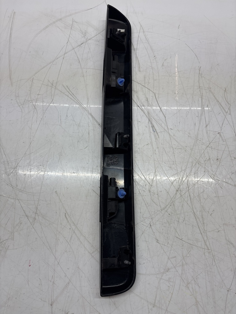 [MTD-499907] Luz de matrícula Renault Trafic 2.0 dCi M9R717 M9R 843105971R 93867931