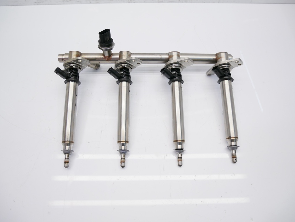 [MTD-422815] Rampa de inyectores Mercedes-Benz SLC R172 2.0 M 274.920 A2740700995