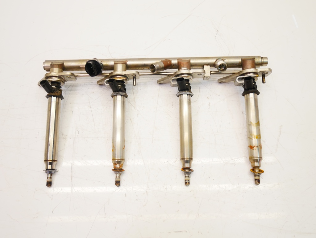 [MTD-402539] Rampa de inyectores Mercedes-Benz SL R231 SL500 4.7 V8 278.927 M278.927