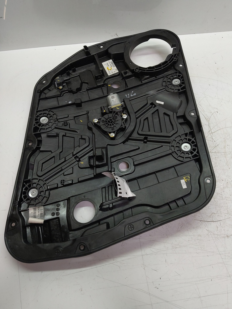 [MTD-511327] Motor del elevalunas delantero izquierdo Kia Sportage IV QLE 1.6 CRDi D4FE 82450-F1000