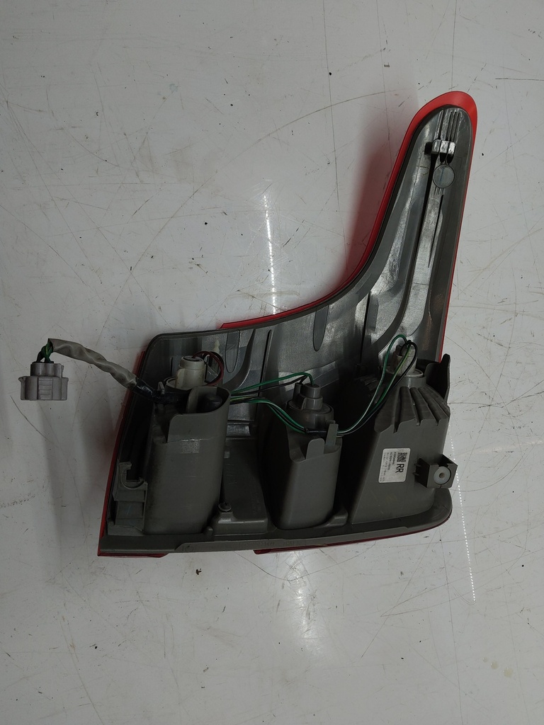 [MTD-514483] Luz trasera derecha Mitsubishi L200 2.4 4N15 8330A946