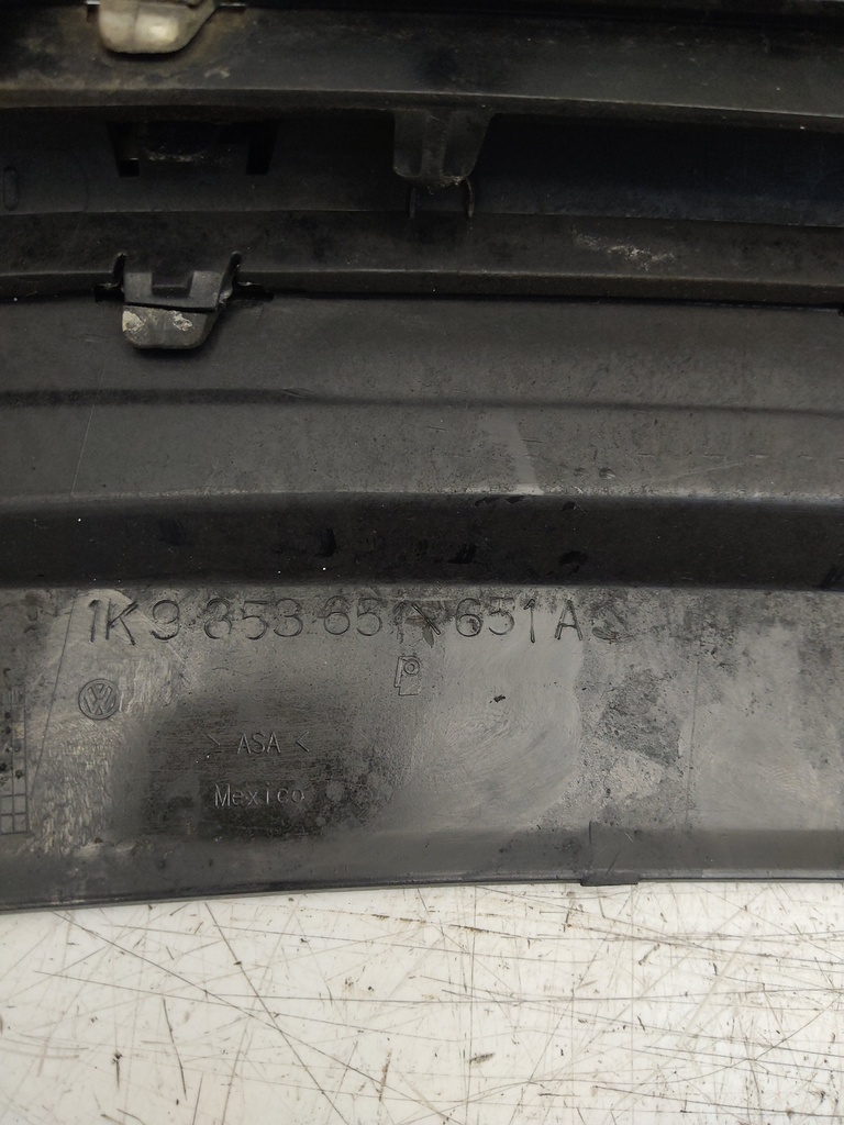 [MTD-519786] Rejilla del radiador VW Golf VI AJ5 2.0 TDI CFHC CFH 1K9353651A