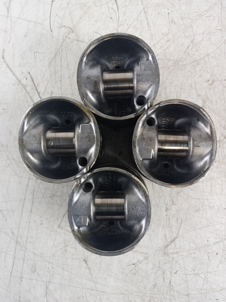 [MTD-434067] 4x pistones Volvo C30 533 2.0 D3 D5204T5 81L123 30750674