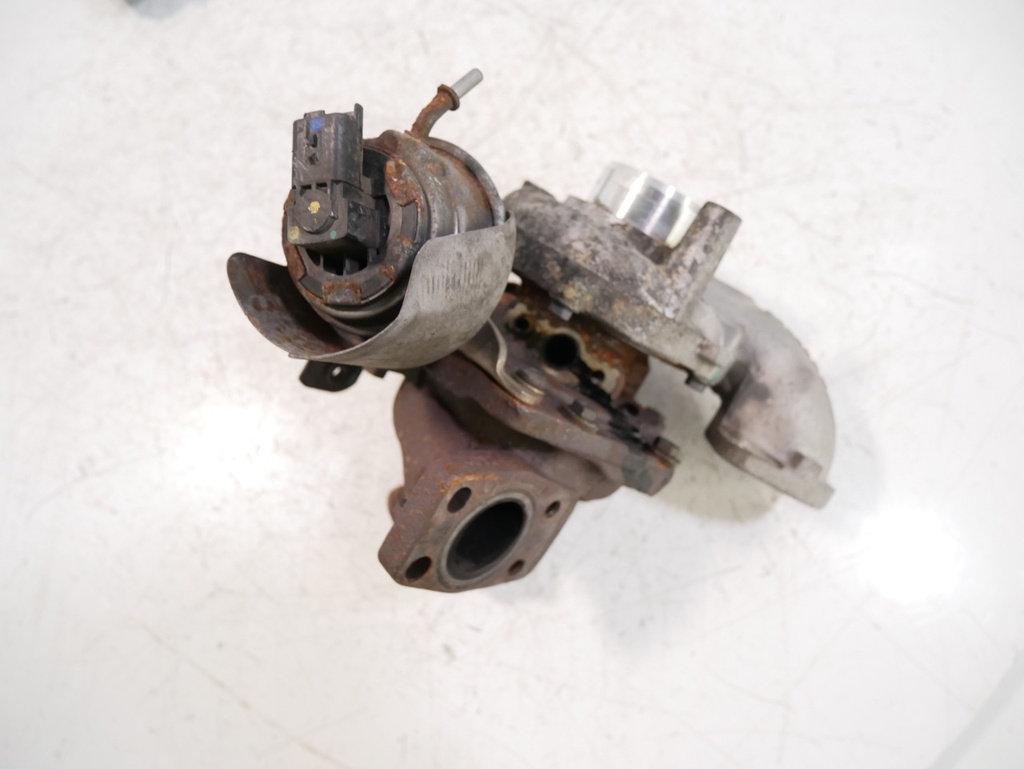 Turbocompresor Citroen 1.6 HDi Citroen DS3 1.6 HDi 9H05 9HD DV6C 9686120680