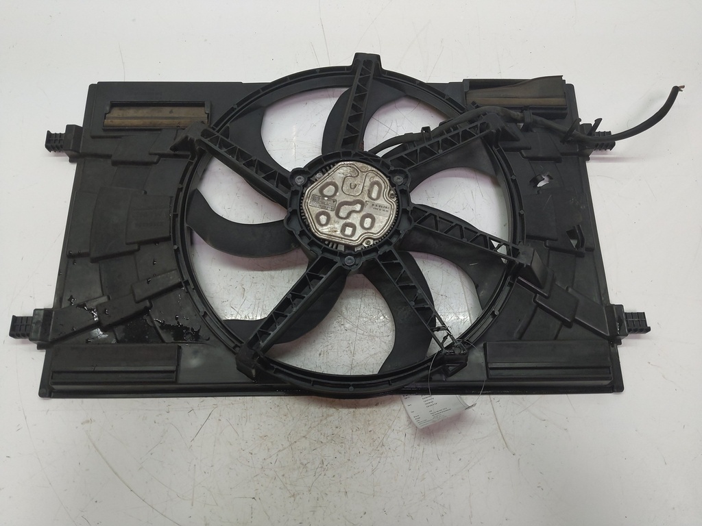 [MTD-519576] Ventilador de radiador VW Passat B8 3G2 2.0 TDI CRLB CRL 5Q0121205S