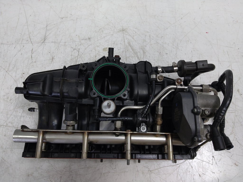 [MTD-518918] Colector de admisión VW Golf V 2.0 TFSI BWA 06F133201N