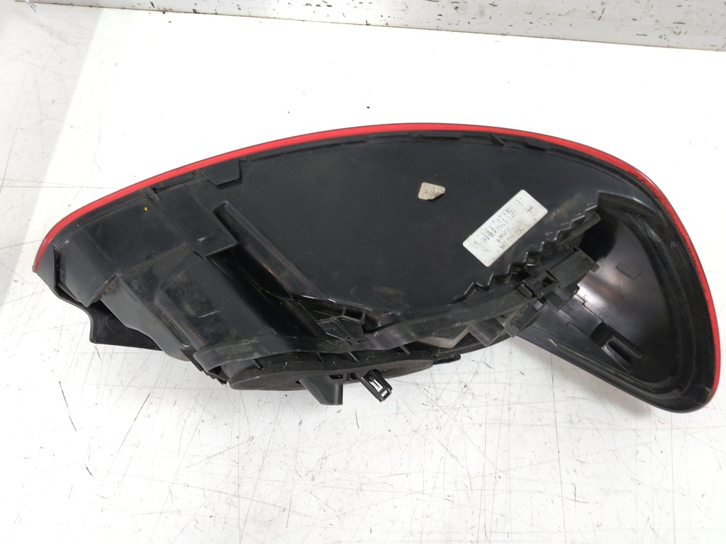 [MTD-525397] Luz trasera derecha VW Scirocco III 2009 2.0 TDI 1K8945258C