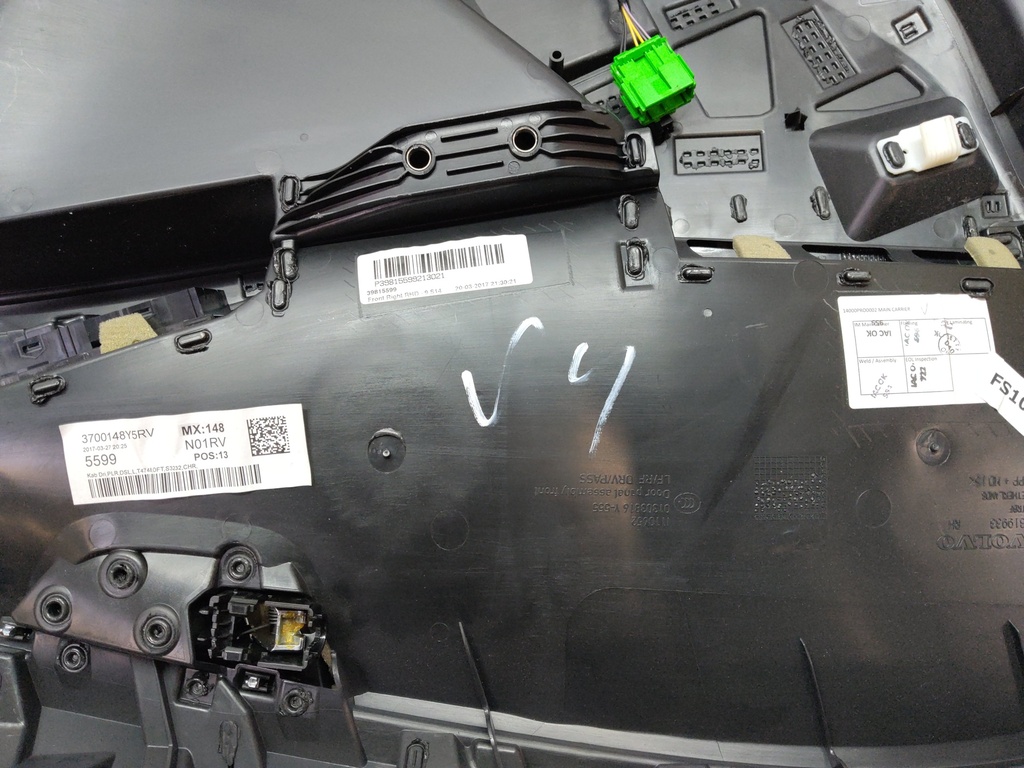 [MTD-505626] Revestimiento de puerta Volvo V40 525 2.0 D4 Diesel D4204T14 39815599