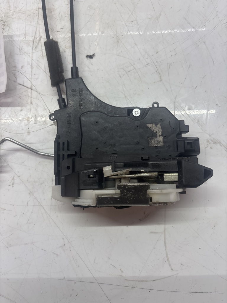 [MTD-504969] Manija de puerta con cerradura Mitsubishi L200 Triton KB4T 2.5 DI-D 4D56 MN167548