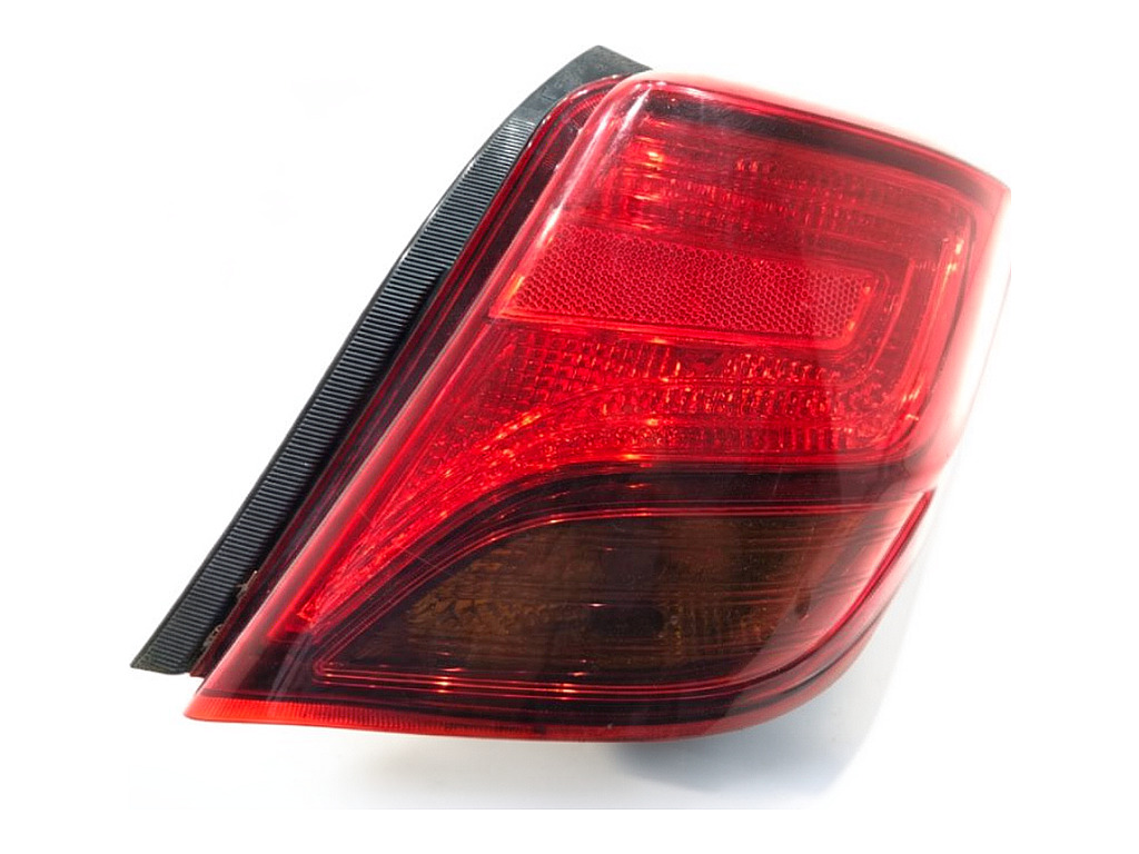 [STARK-927896] Piloto trasero derecho Toyota Yaris P13 2010-2022