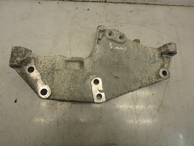 [1000581] Soporte de accesorios Opel Vivaro 2.0 CDTI M9R630 8201011432