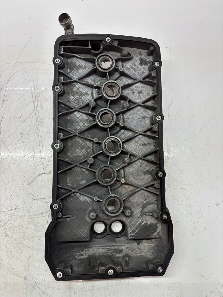 [MTD-458576] Tapa de válvulas Bentley Continental 6.0 gasolina BEB 07C103475AE
