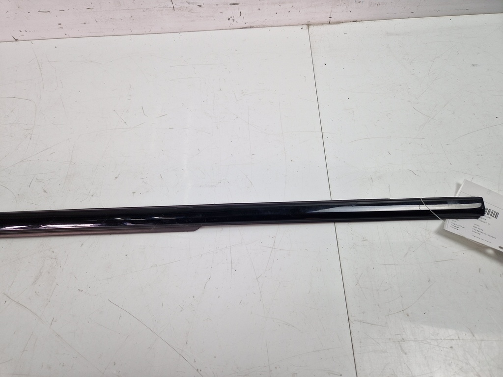 [MTD-496941] Moldura embellecedora Volvo V60 2.0 Diesel D420T8