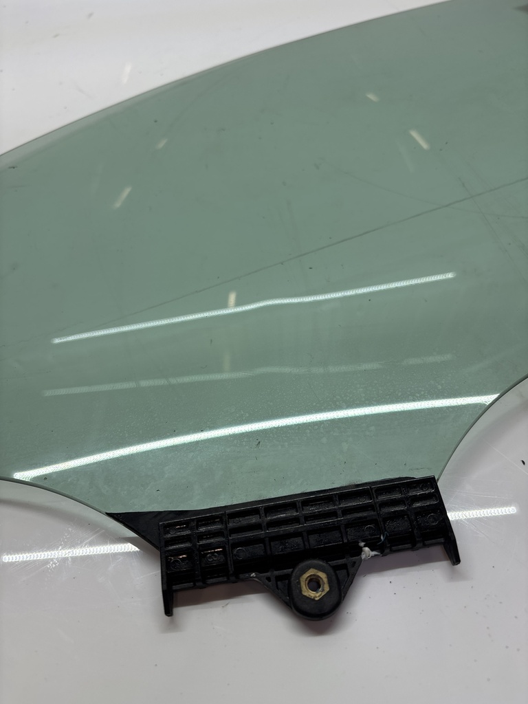 [MTD-498601] Ventana Hyundai Tucson TLE 2.0 CRDI D4HA