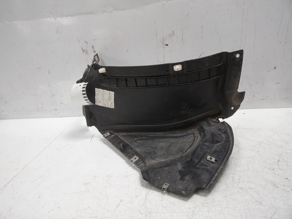 [MTD-499576] Revestimiento del paso de rueda Audi A4 3.0 TDI V6 DMG DMGA 8W0853887P