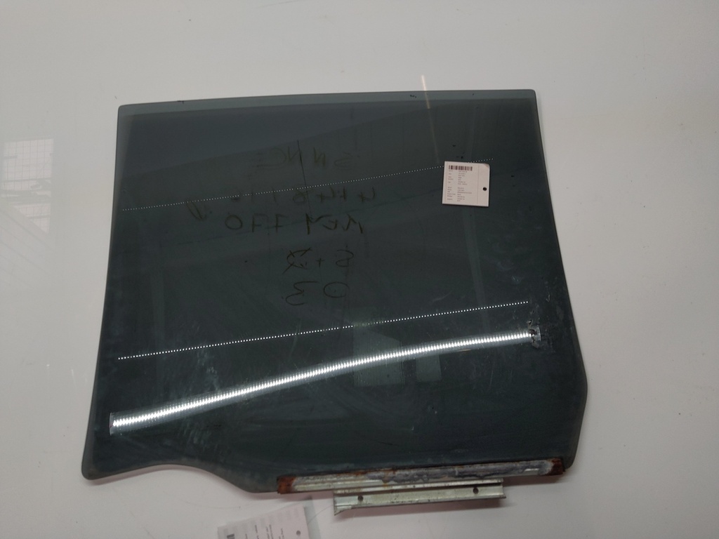 [MTD-504884] Ventana trasera derecha Mitsubishi L200 Triton KB4T 2.5 4D56