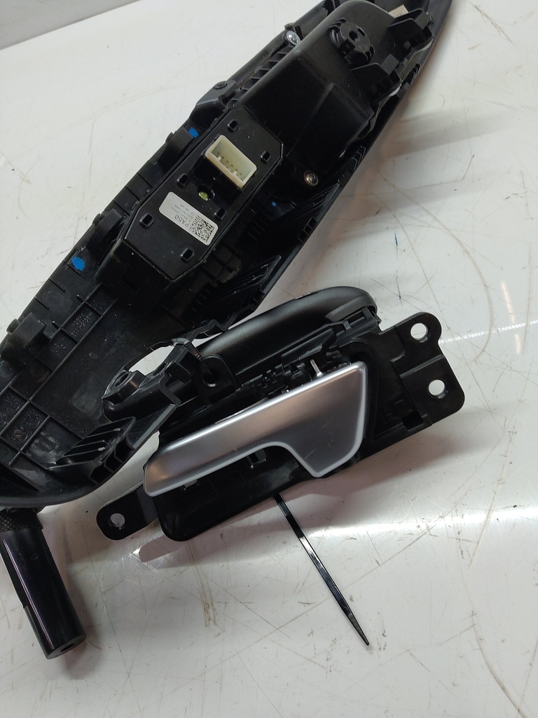[MTD-503373] Panel de puerta Kia Sportage QLE 1.6 CRDi D4FE 82710-F1010