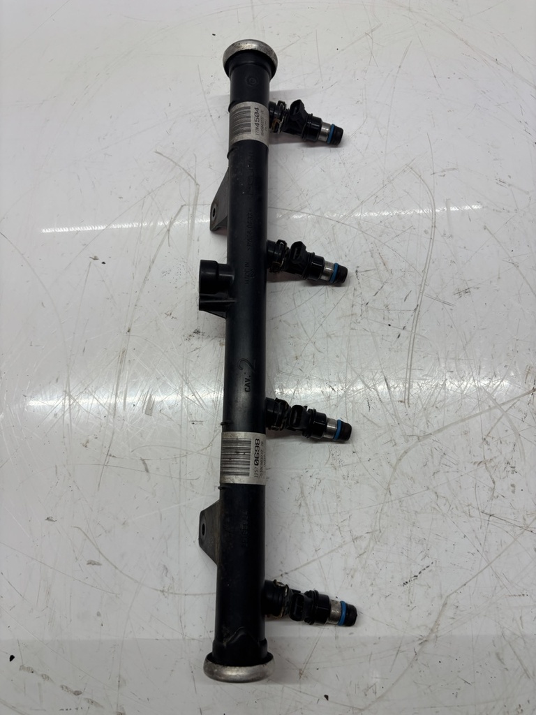 [MTD-502902] Riel inyectores Cadillac Escalade 6.0 V8 gasolina LQ9 25166924