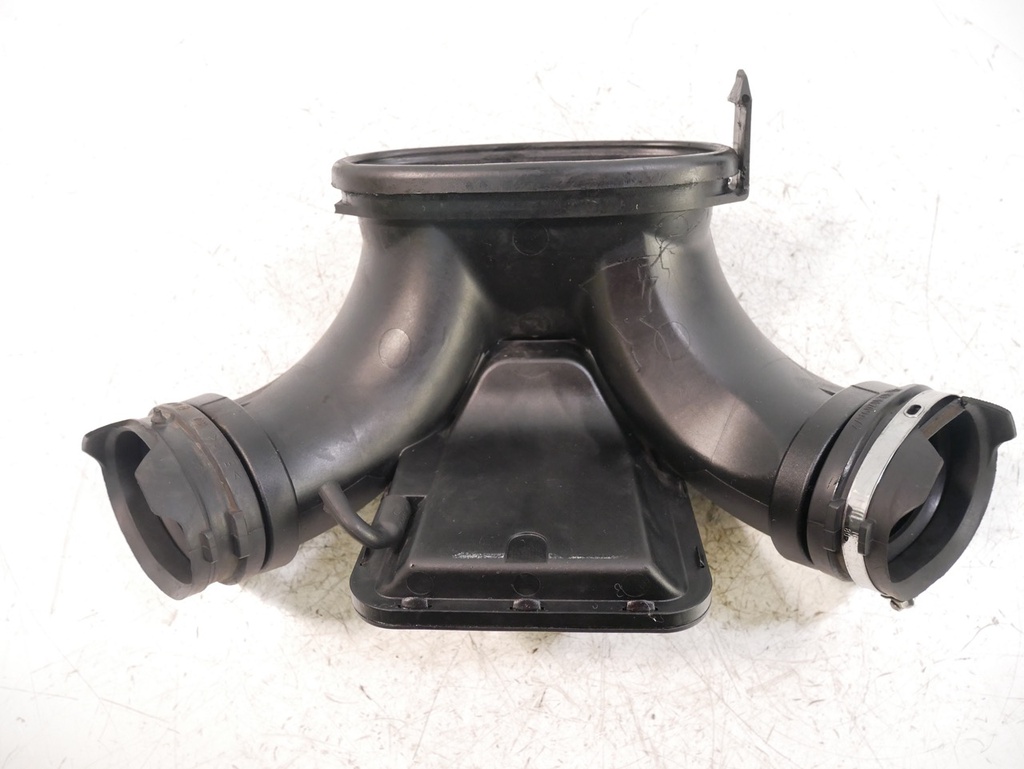 [MTD-438263] Tubo de admisión Mercedes C-Klasse W204 C63 AMG M156.985 2009
