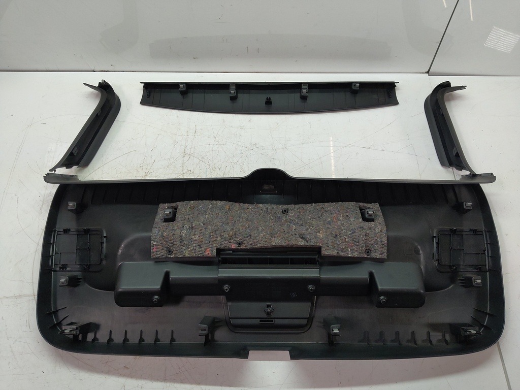 [MTD-510783] Embellecedor del portón trasero VW Golf VII 5G1 1.6 TDI Diesel CLHA CLH 5G6867605A