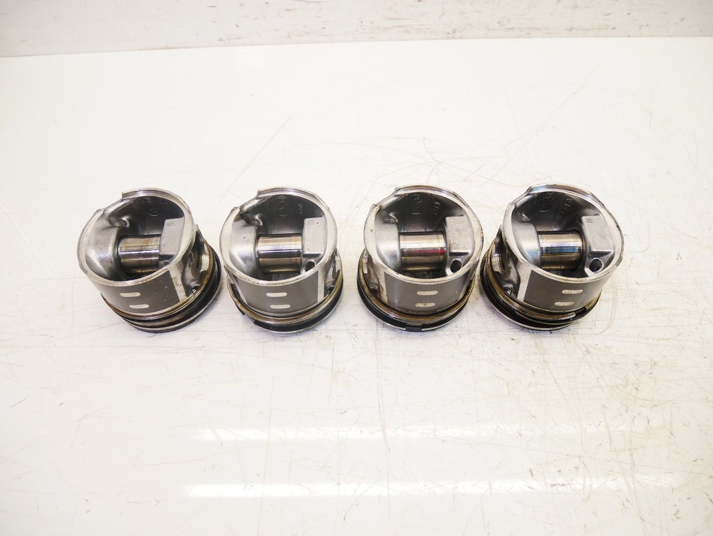 [MTD-402834] 4x pistones Volvo C30 1.6 D D4164T 31216477