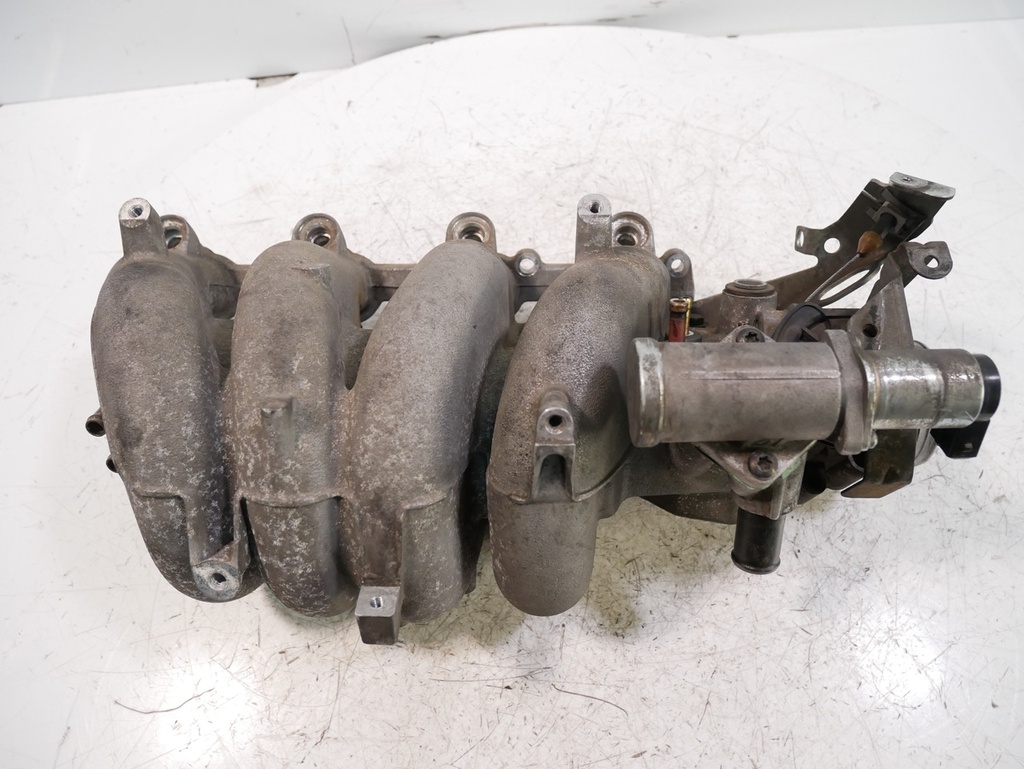 [MTD-438616] Colector de admisión Volvo V40/S40 1.9 B4194T 2000