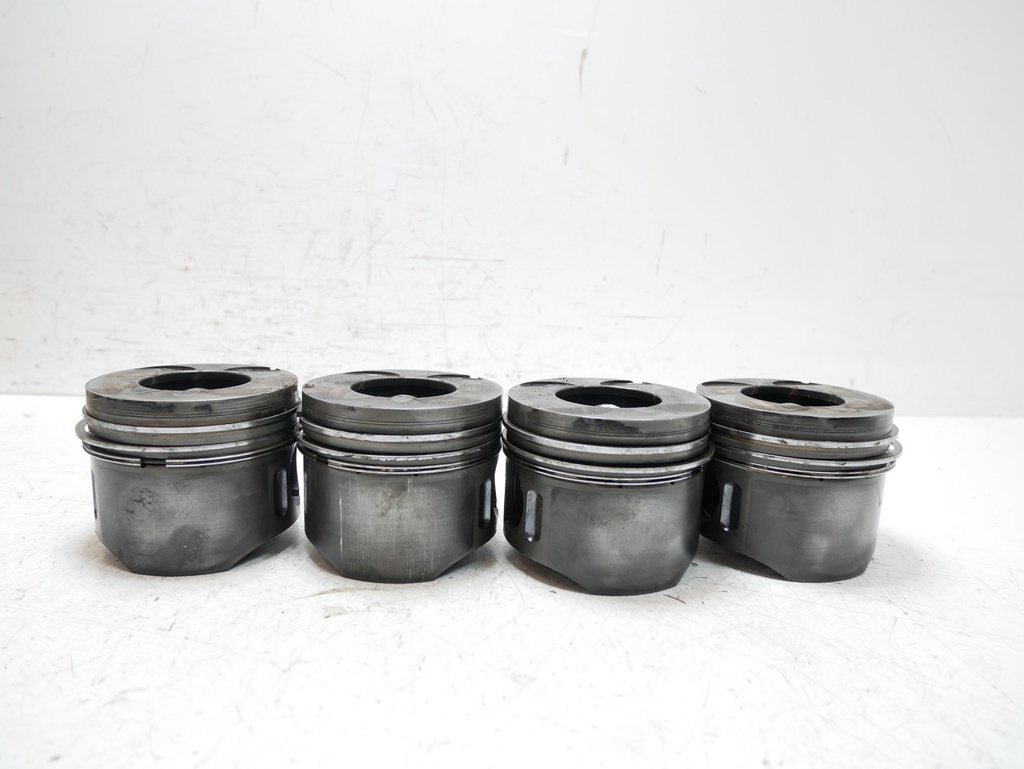 [MTD-463806] Juego de 4 pistones Mercedes Sprinter 2.1 OM646.985 646.985 OM646 8854A