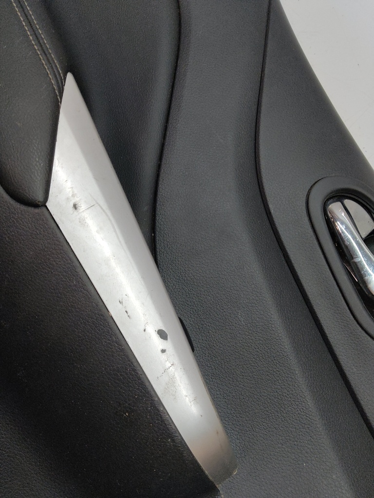 [MTD-503327] Panel de puerta trasera izquierda Nissan Navara 4x4 D23 YS23DDTT 82907-4KL1A