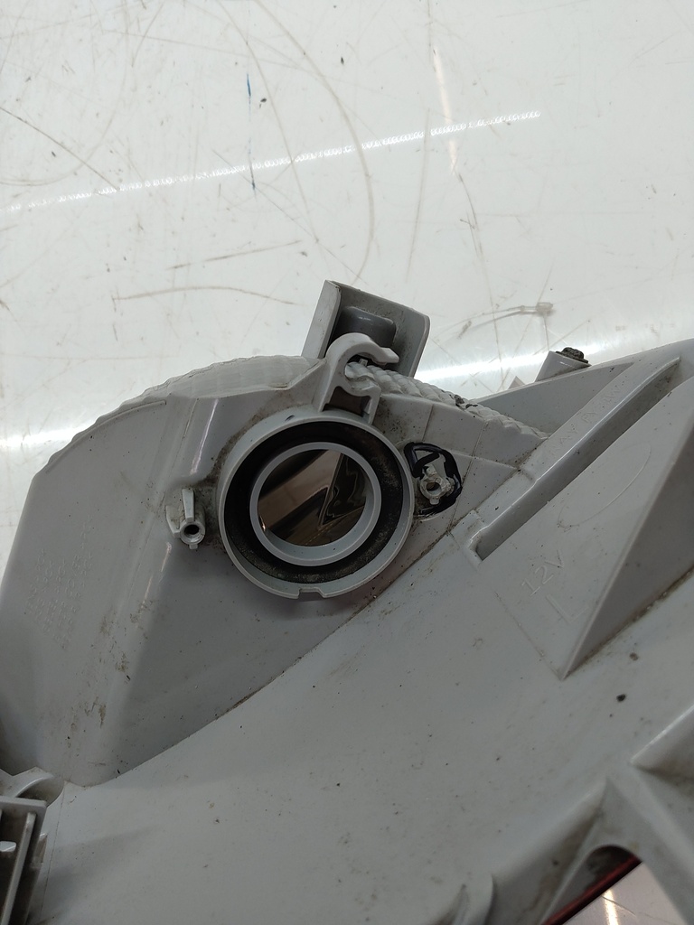 [MTD-503663] Luz trasera Kia Sportage QLE 1.6 CRDi Diesel D4FE 92406-D9720